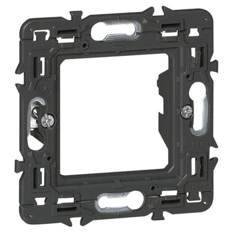 Legrand Support pour fixation à griffes Batibox 80261 Legrand Support pour fixation à griffes Batibox 80261
